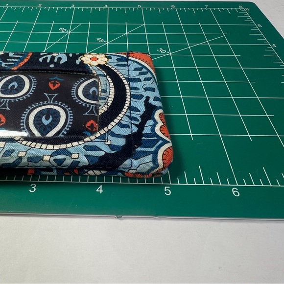 VERA BRADLEY Lighten Up Zip ID Case Wallet Key Ring Discontinued Marrakesh - Picture 12 of 12